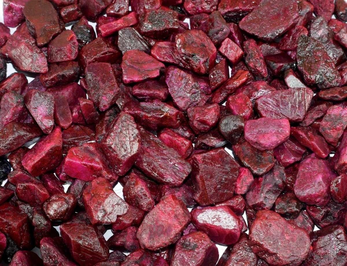 RARE ! RUBIS TRAITé ROUGE POURPRE DE MADAGASCAR DE 3,80