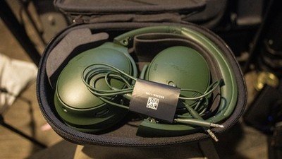 Bose QuietComfort Wireless Over-Ear Headphones - Green for