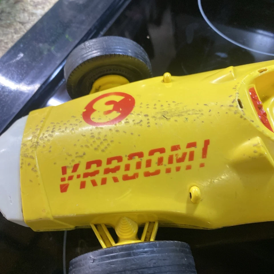 Coche vintage Vroom de Mattel Foto 4 de 4