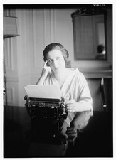 Photo:Galli Curci Portrait at Typewriter thumbnail