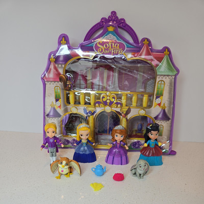 Disney Junior Sofia the First Castle Case 10 Pieces Complete Play Set  dolls - Main Image