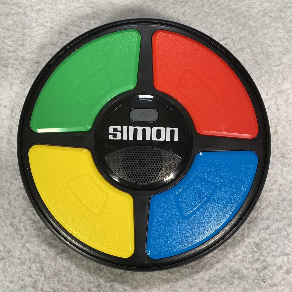 Hasbro Classic Simon Says