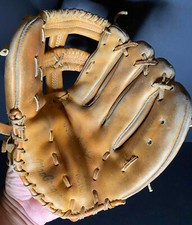 MacGregor MAC15 Willie McGee 21K Leather Deep Grip Pocket Baseball Glove 10"