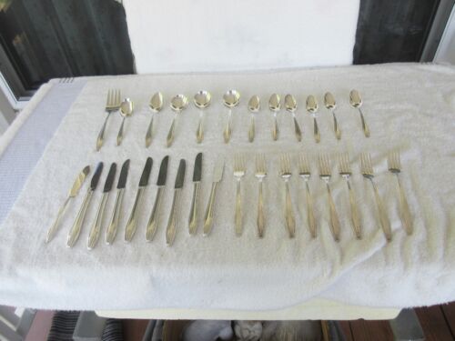 VINTAGE SET OF 29 PIECES [ WM. A Rogers Silver Overlaid ] Oneida LTD Flatware!! - Picture 1 of 14