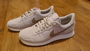nike air vortex leather trainers