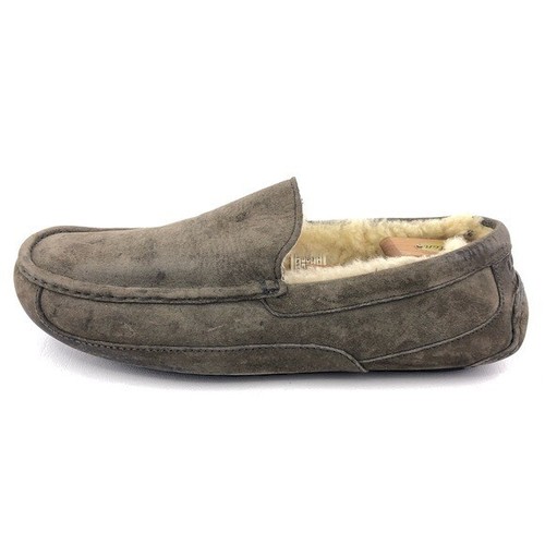 UGG Ascot Indoor Outdoor Moccasin 