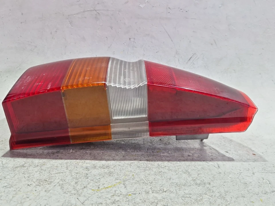 91AG13A603 LAMPADA POSTERIORE SINISTRA / 65556 PER FORD ESCORT VI GAL, AAL, ABL - Immagine 4 di 4