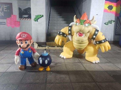 Super Mario World of Nintendo Bowser Vs Mario set Used
