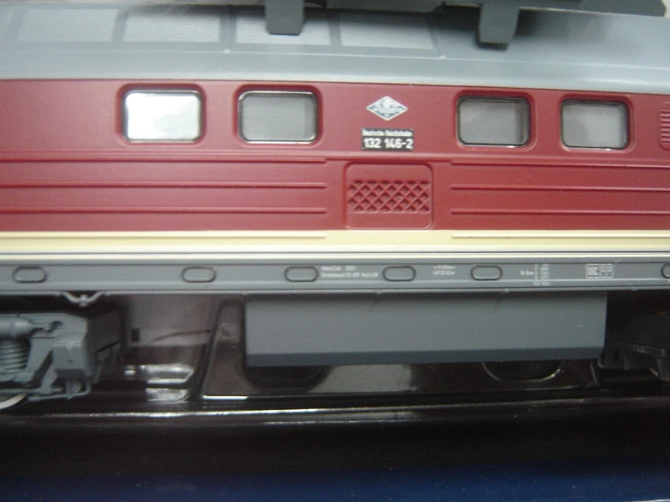 Roco HO 7300039 Diesellok BR132 146-2 DR m. Digital "Neuwertig"(308) - Bild 2 von 4