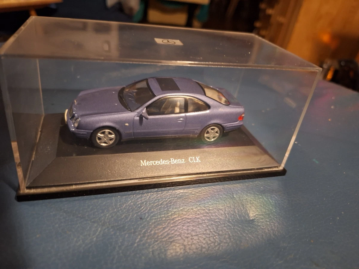 2022 Mercedes-Benz Clase-A (W177) AMG Line Gris Montaña 1:43 Dealer
