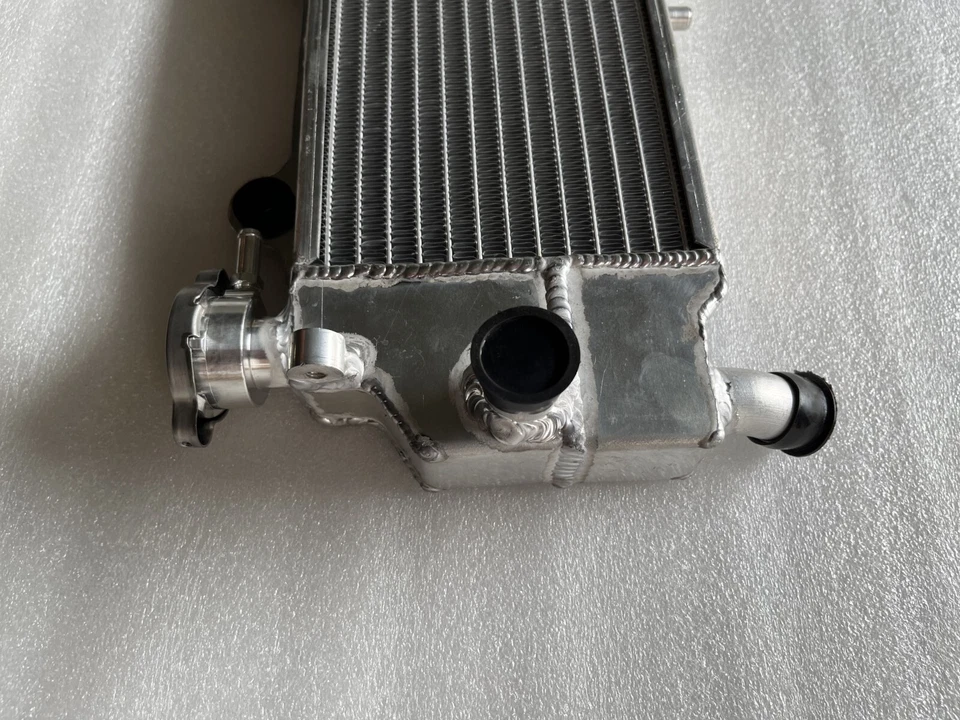 👍Radiador de aluminio compatible con BMW F650 GS / F650 CS / G650 GS 1999-2016 17117652234 Foto 4 de 4