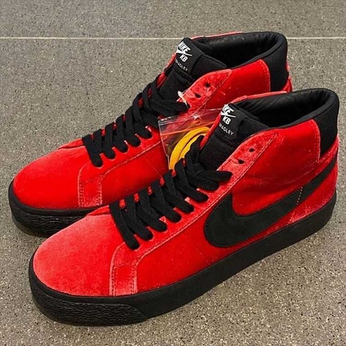 KEVIN BRADLEY × NIKE SB BLAZER MID ISO 