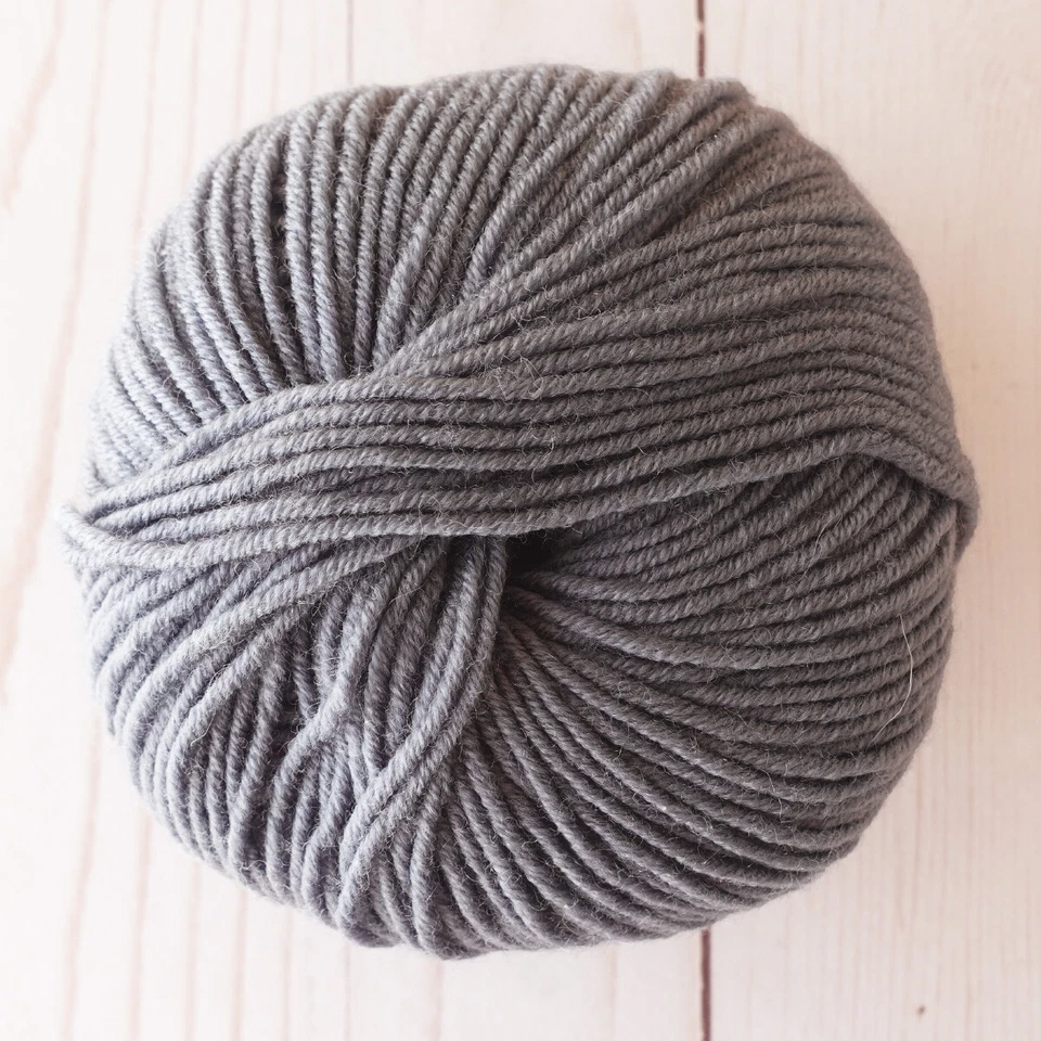 Anny Blatt Merinos ~ Лот из 13 ~ #1067 Gris Silex ~ 100% чистая шерсть ~ очень мягкий - Изображение 2 из 4