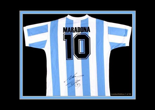 SIGNED DIEGO MARADONA AUTOGRAPHED 