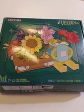 Flowers Language Building Block Kit 8 in 1 Flower Pen and Phone Holder - 752 pcs