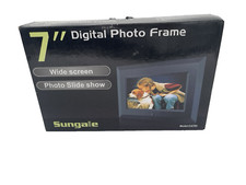 Sungale CA705 7-Inch Digital Photo Frame and Photo Slide Show with 16:9 Screen