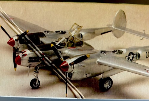 Minicraft 1:48 Scale Lockheed P-38J Lightning Arkansas Traveler - Picture 8 of 9