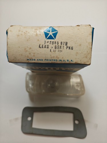 1966 Plymouth Barracuda Right Parking Light Lamp Lens w/ Gasket 2585072 NOS - Picture 8 of 9