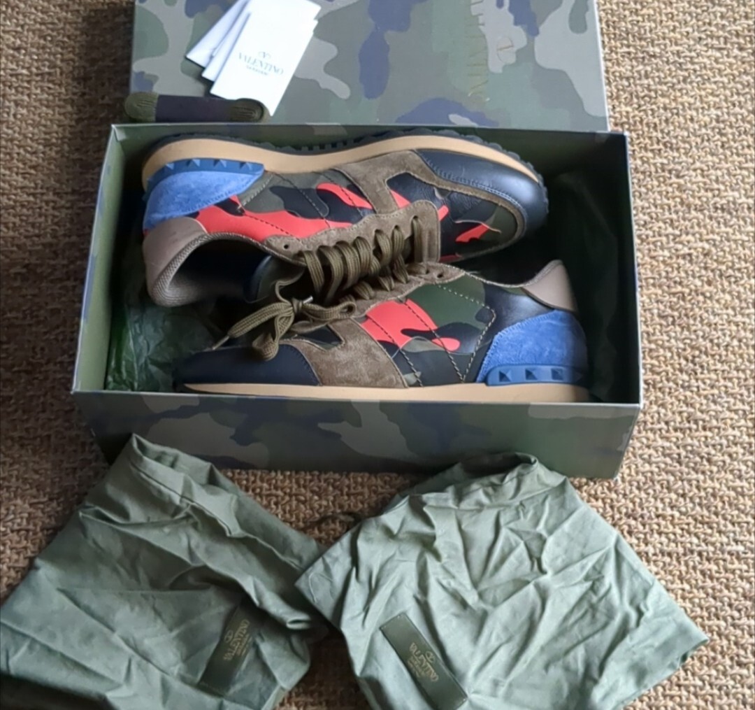 Valentino Rockrunner Low Top Athletic Sneakers Camo Leather  display picture 2