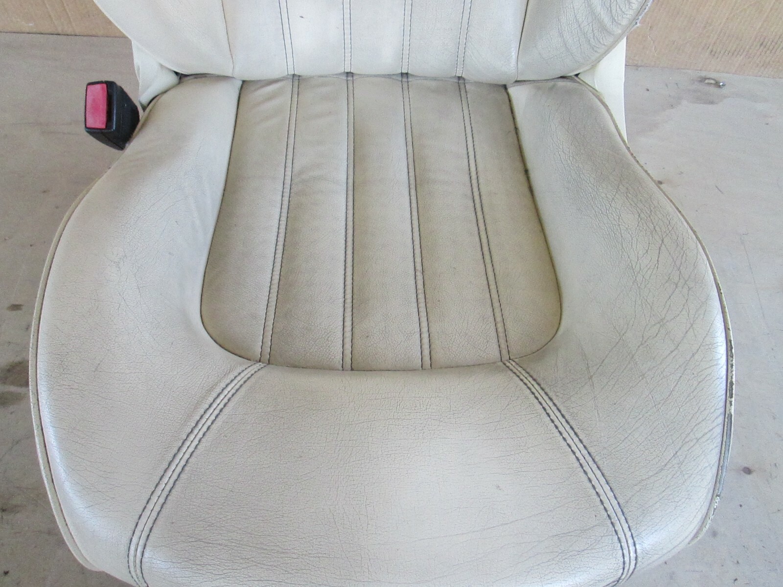 Maserati Quattroporte - LH Front Seat w/ Rails / Guides Avorio