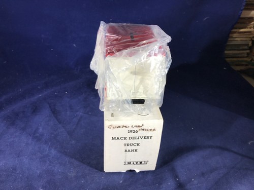 S-8 ERTL 1:38 SCALE DIE CAST BANK - 1926 MACK DELIVERY TRUCK - NIB - CUMBERLAND - Picture 4 of 6
