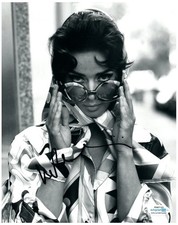 Isabella Rossellini Signed Autographed 8x10 Photo ACOA