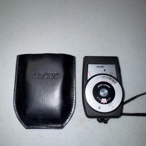SEKONIC AUTO LEADER L-188 COMPACT HANDHELD EXPOSURE METER WITH STORAGE CASE
