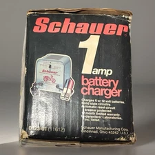 Vintage Schauer Motorcycle / Automobile 1 Amp Battery Charger 0123-01 (11612)