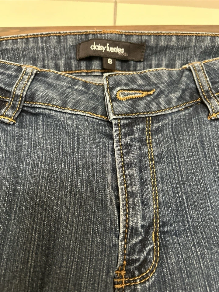 Daisy Fuentes Women's sz 8 Blue Denim Bootcut Mid Rise Regular Fit Stretch 31x32 - Image 3 of 3