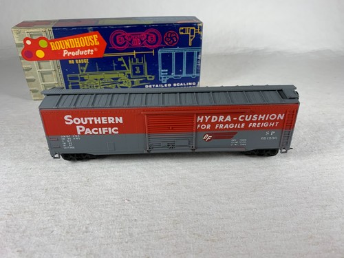 ROUNDHOUSE HO ESCALA 1216, SOUTH PACIFIC 50' BOX CAR #651596, OB (KADEES) | Zustand: Used
