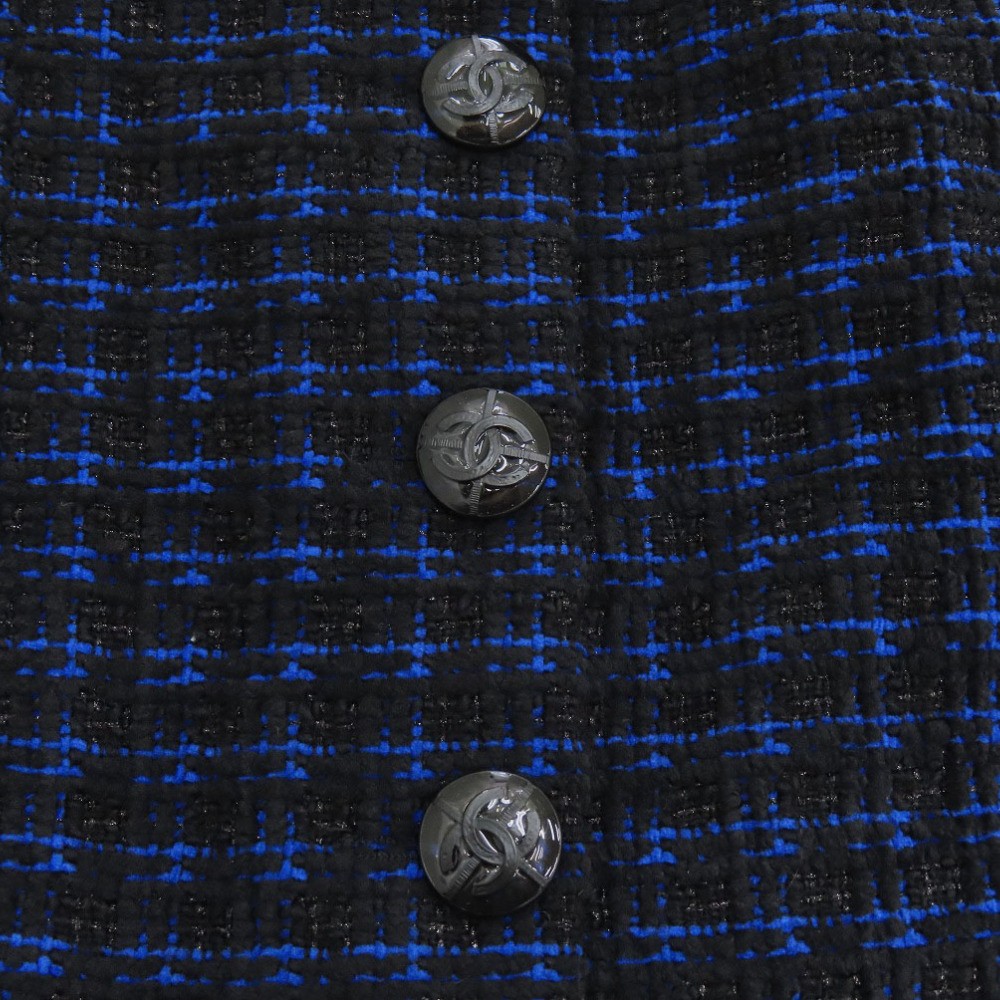 condition CHANEL Coco Mark Button Tweed Skirt Che… - image 4