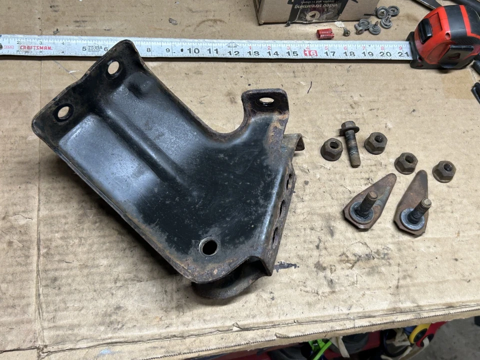 91-94 Ford Explorer - Dana 35 TTB IFS - Axle Pivot Bracket Mount F37A-3B178-AC - Image 3 of 4