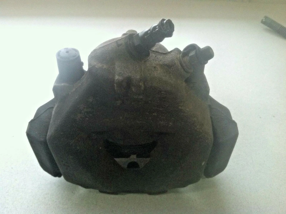 BMW 328i E90 2004-2007 ~ Pinza de freno delantero izquierdo ~ 34116769091 Foto 4 de 4