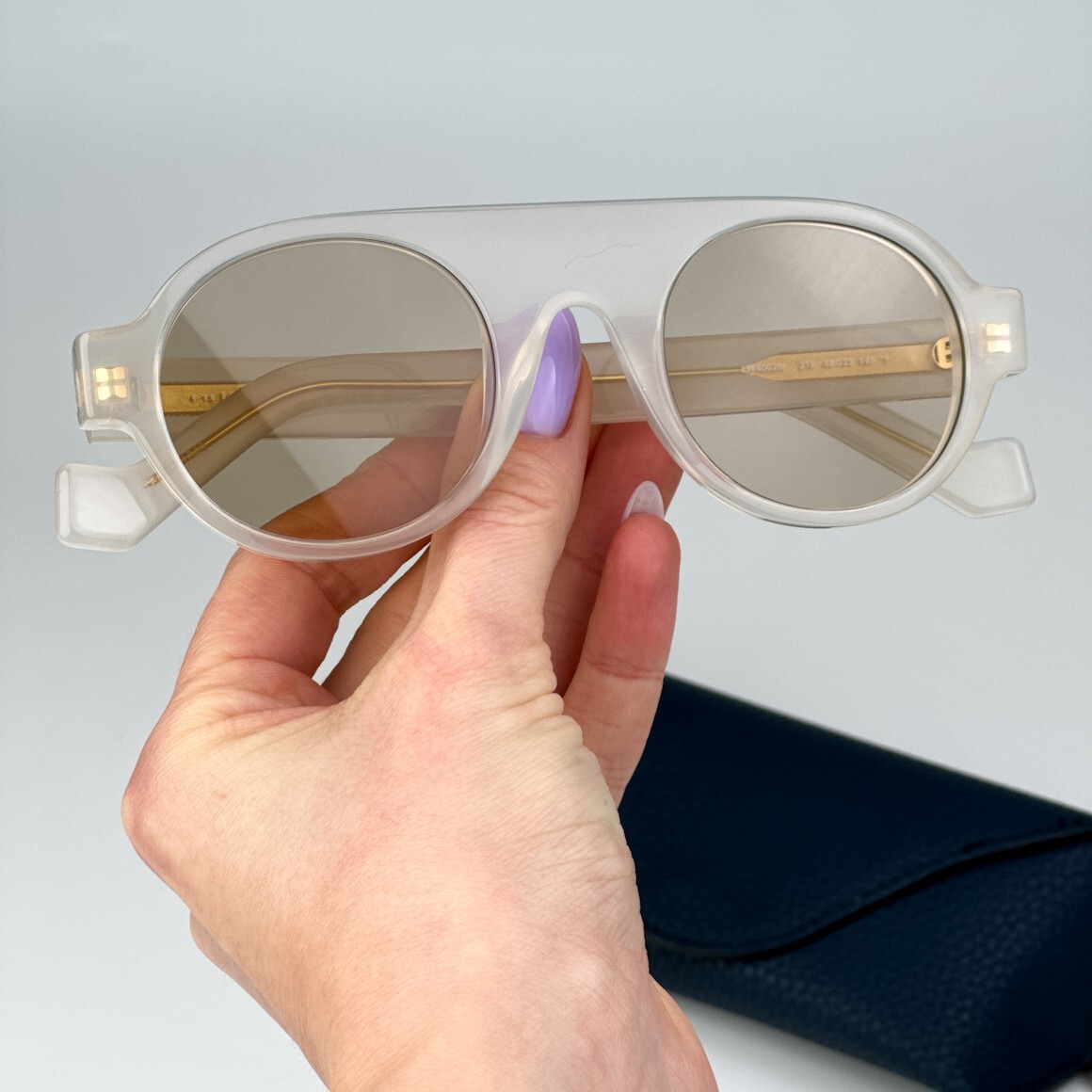 Loewe Men Sunglasses Clear White Gold Brown Round LW40020I  display picture 1