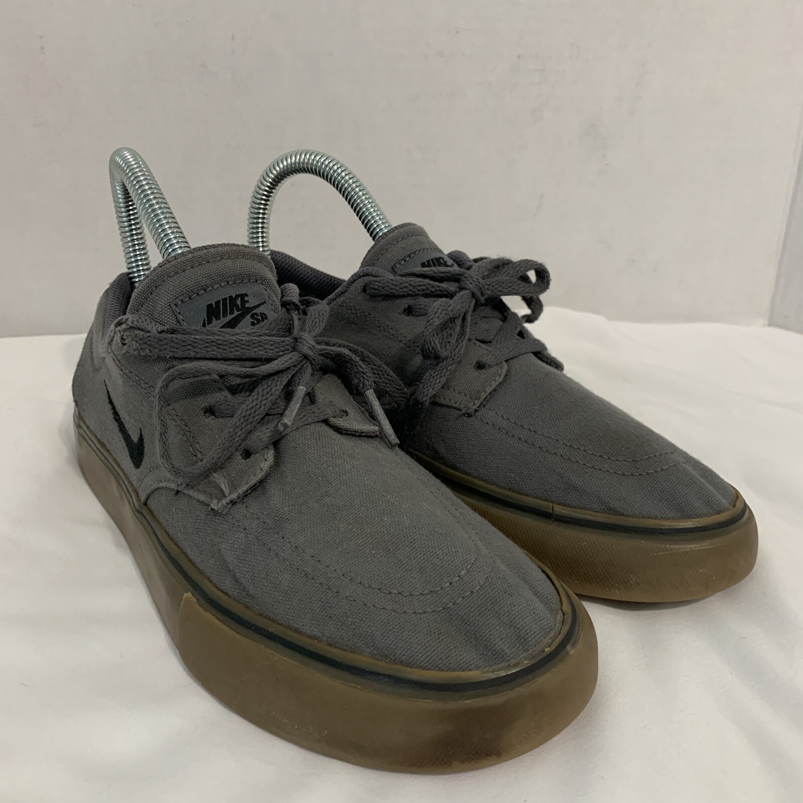 youth nike skate shoes