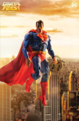 BATMAN/SUPERMAN: WORLD'S FINEST #21 (MCFARLANE TOYS ACTION FIGURE VARIANT) DC