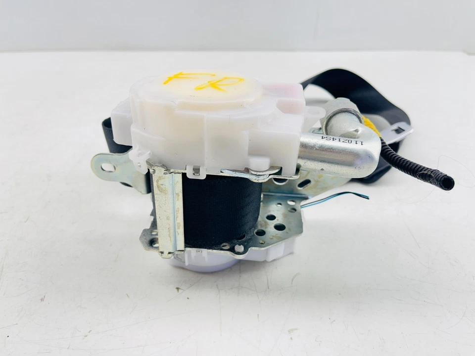 Lexus CT200h 2011-2014 retractor de cinturón de seguridad delantero derecho del lado del pasajero OEM Foto 2 de 4