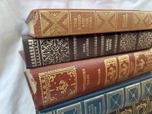 International Collectors Library Lot of 32 Decorative Books Classic Staging - Afbeelding 9 van 12