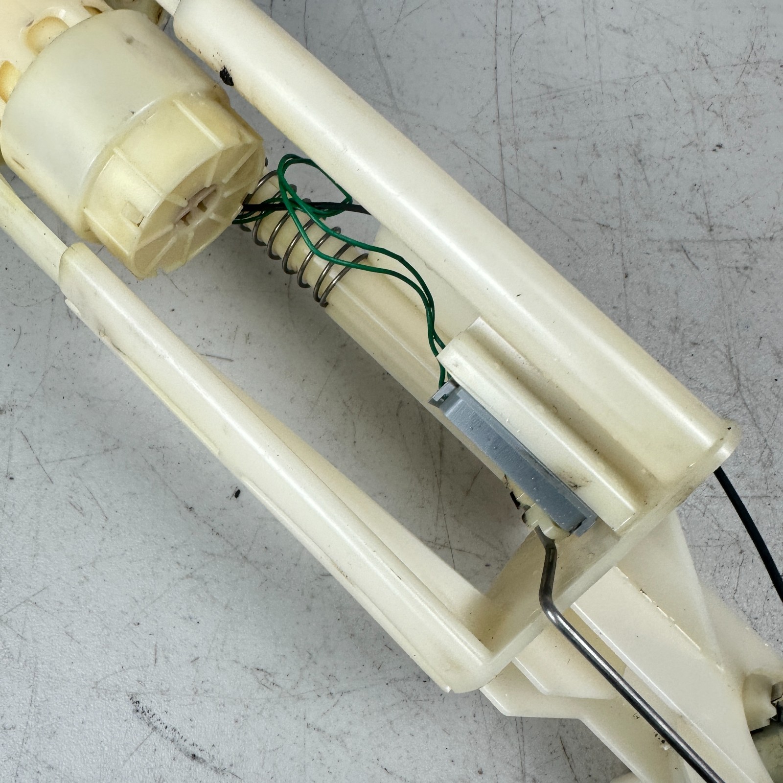 05-13 CHEVROLET CORVETTE CADILLAC XLR RIGHT FUEL PUMP MODULE ASSEMBLY TANK OEM