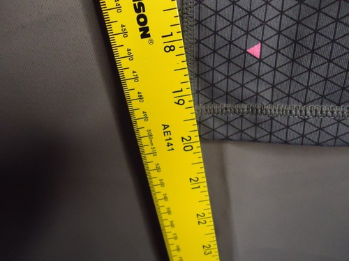 Leggings Capri GapFit G Rápidos Rosa Carbón Negro Estampado Triángulo Talla Mediana - Imagen 9 de 10