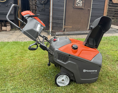 Husqvarna ST 121E einstufige Benzin-Schneefräse, Orange/Grau