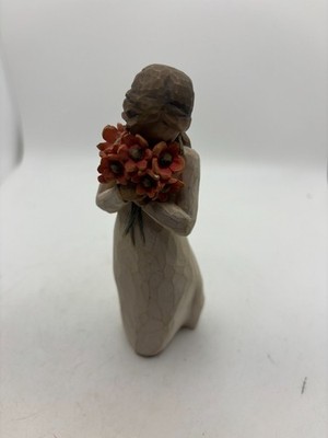 Willow Tree Surrounded by Love Figurine Susan Lordi Resin 2009 Red Flowers Gift