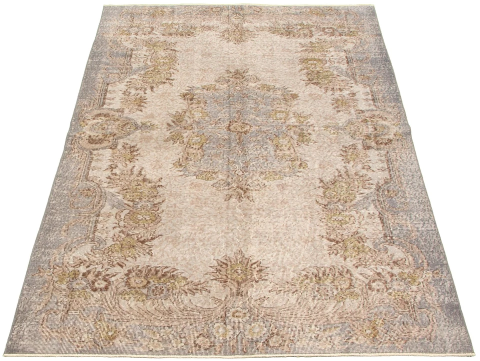 Alfombra oriental tradicional vintage anudada a mano de lana de 5'5" x 9'5" Foto 2 de 4