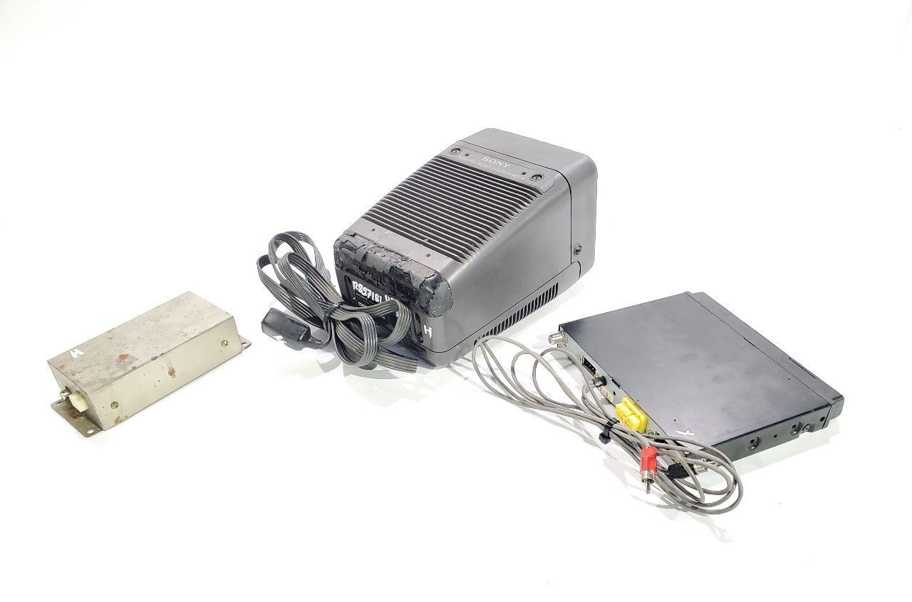 1994 Rolls Royce Silver Spur OEM Sony xtv-8 and xvm-6 Retro Monitor