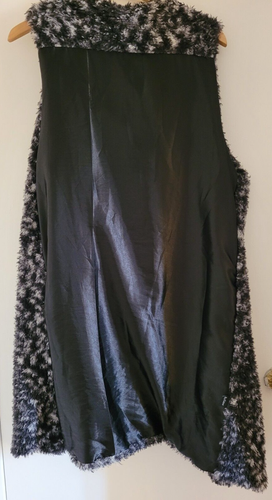 ODIVA Unisex Vest Jacket Faux Fur Animal Print Black White Sleeveless L/XL - Picture 5 of 7