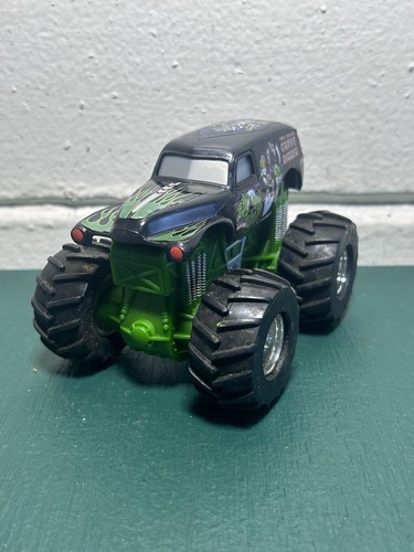 Vintage Mattel 2001 GRAVE DIGGER Monster Jam Friction Push & Go Truck - Picture 6 of 15