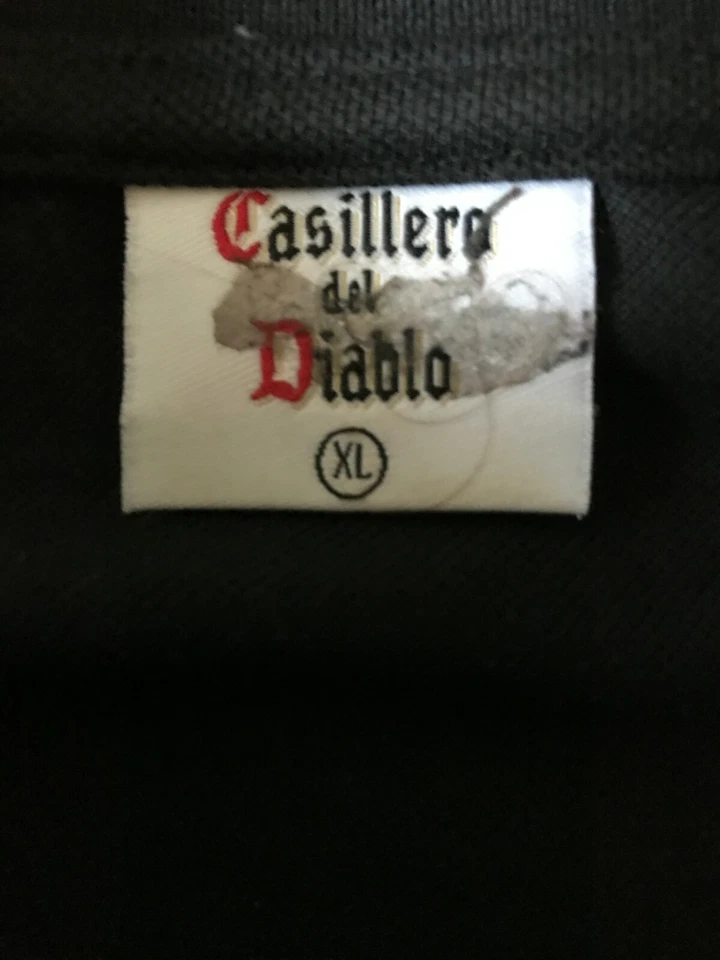 Polo Casillero del Diablo (XL) Negro ~ Bordado Ortografía Foto 2 de 4