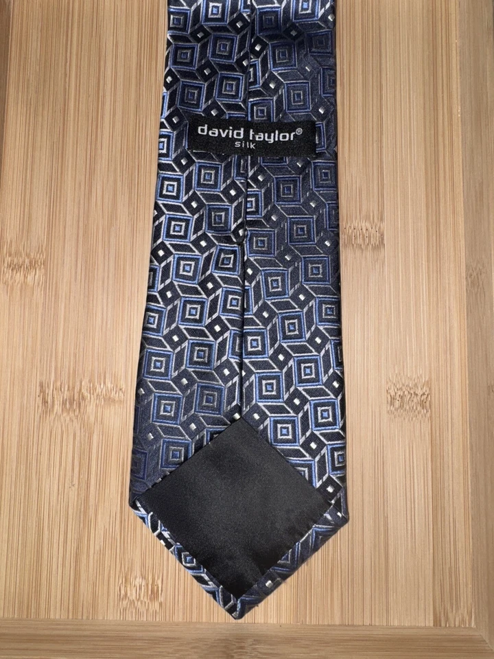 David Taylor Blue Geometric Silk Tie - 60L 3.75W - Image 2 of 2