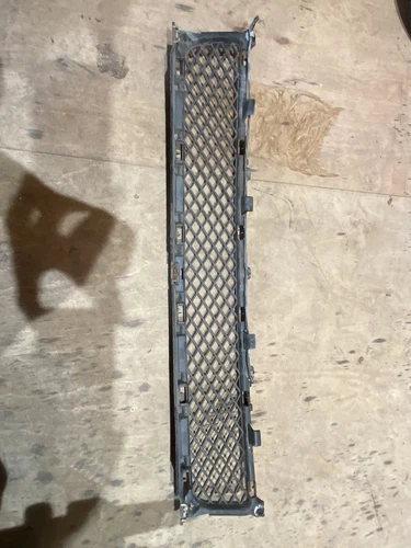 JAGUAR XF X250 FRONT BUMPER LOWER MESH GRILL 2008