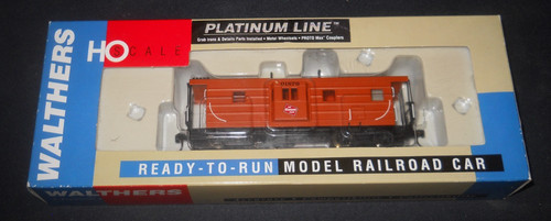 HO Walthers Platinum Line Milwaukee Road Rib Sided Caboose #01876 | Condition: New